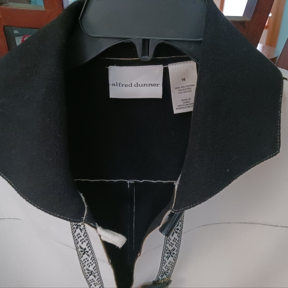 Alfred Dunner faux swede jacket. Embroidered boho  trim, so soft and warm - Picture 2 of 4